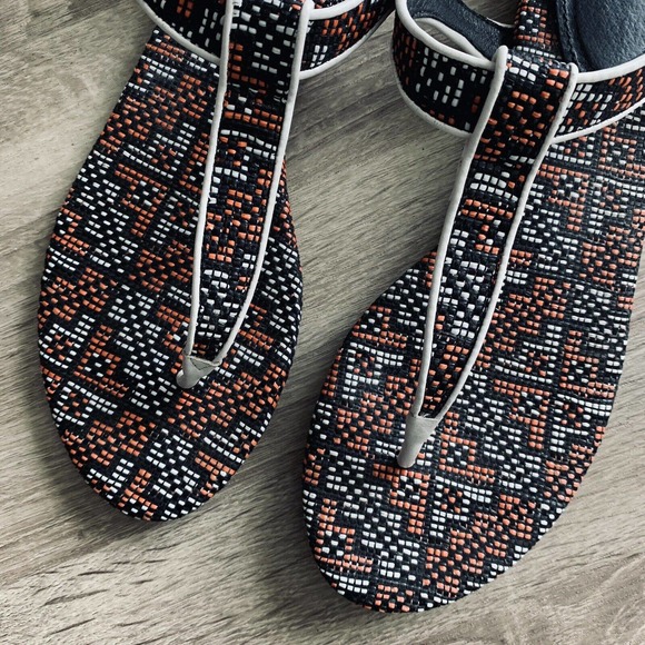 Eantwerp essential Aztec Dot Thong Sandals - Picture 2 of 3